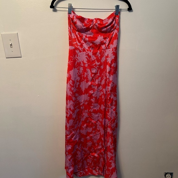 Astr the Label GALA BUSTIER CROSS STRAP MIDI DRESS - Picture 3 of 3